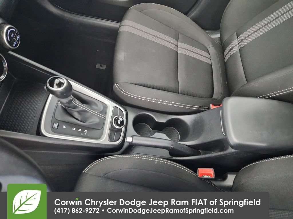 Used 2025 Hyundai Venue SEL FWD image 29
