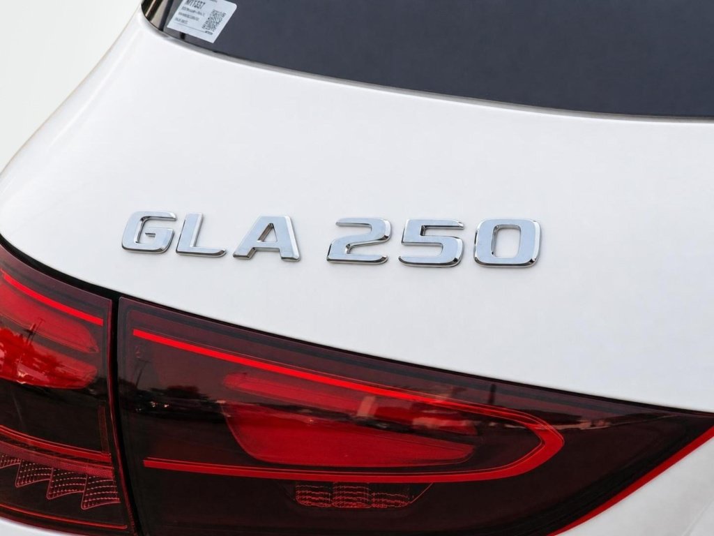 New 2026 Mercedes-Benz GLA 250 4MATIC image 31