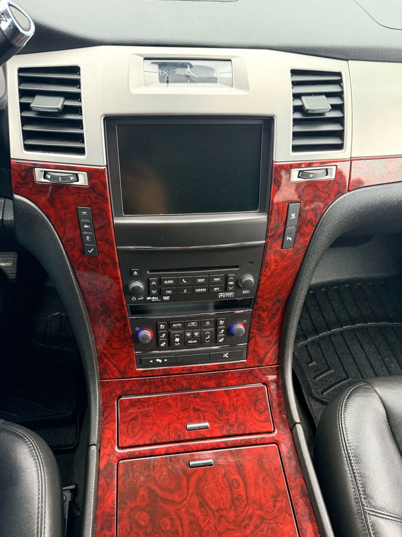 Used 2011 Cadillac Escalade Premium AWD/4WD image 14