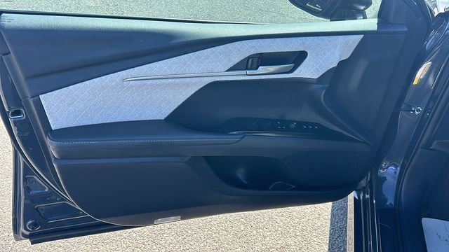 Used 2025 Toyota Camry XLE w/ Premium Plus Package image 16