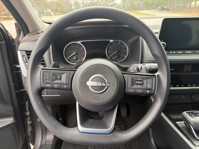 Used 2023 Nissan Rogue SV image 12