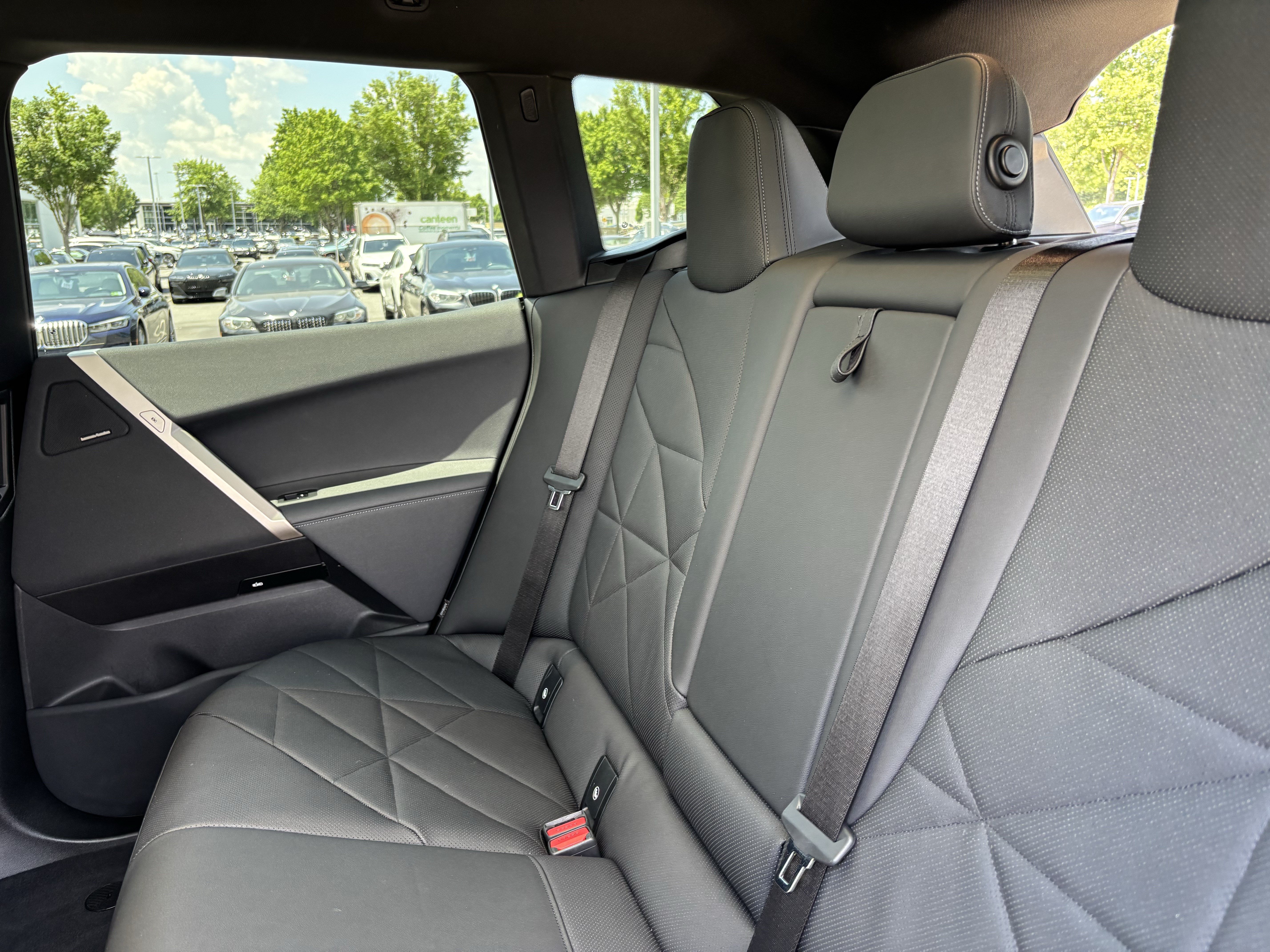Certified 2024 BMW iX xDrive50 w/ Sport Package AWD/4WD image 33