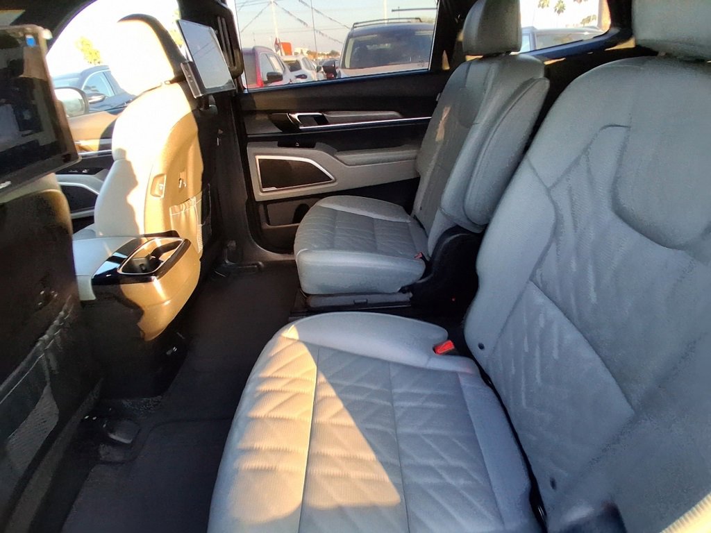 Used 2023 Kia Telluride EX X-Line image 14