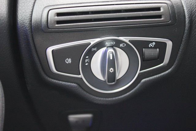 Used 2021 Mercedes-Benz GLC 300 4MATIC image 17