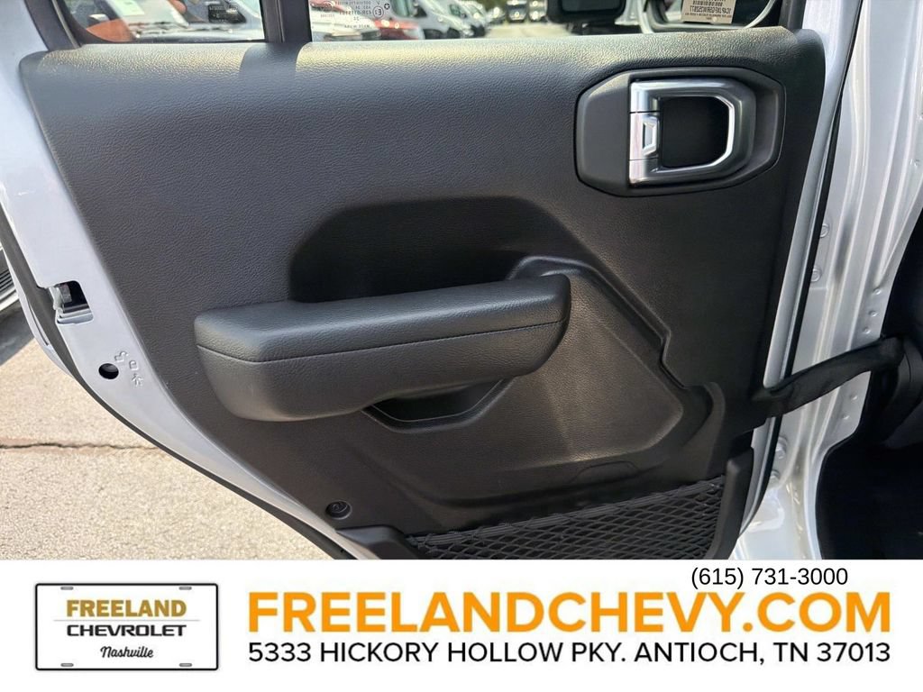 Used 2024 Jeep Wrangler Unlimited Rubicon AWD/4WD image 15