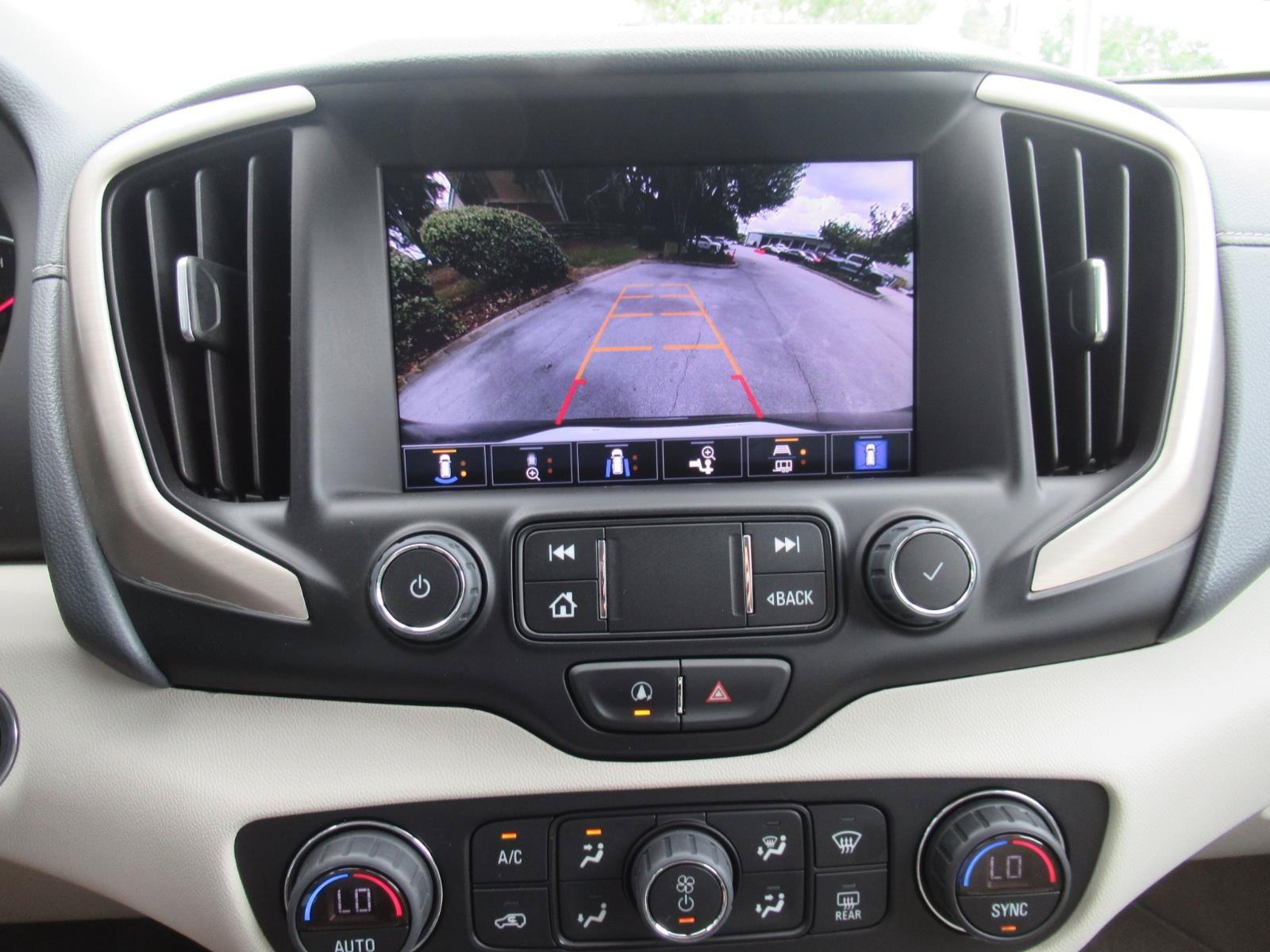 Used 2022 GMC Terrain Denali w/ Denali Premium Package AWD/4WD image 29