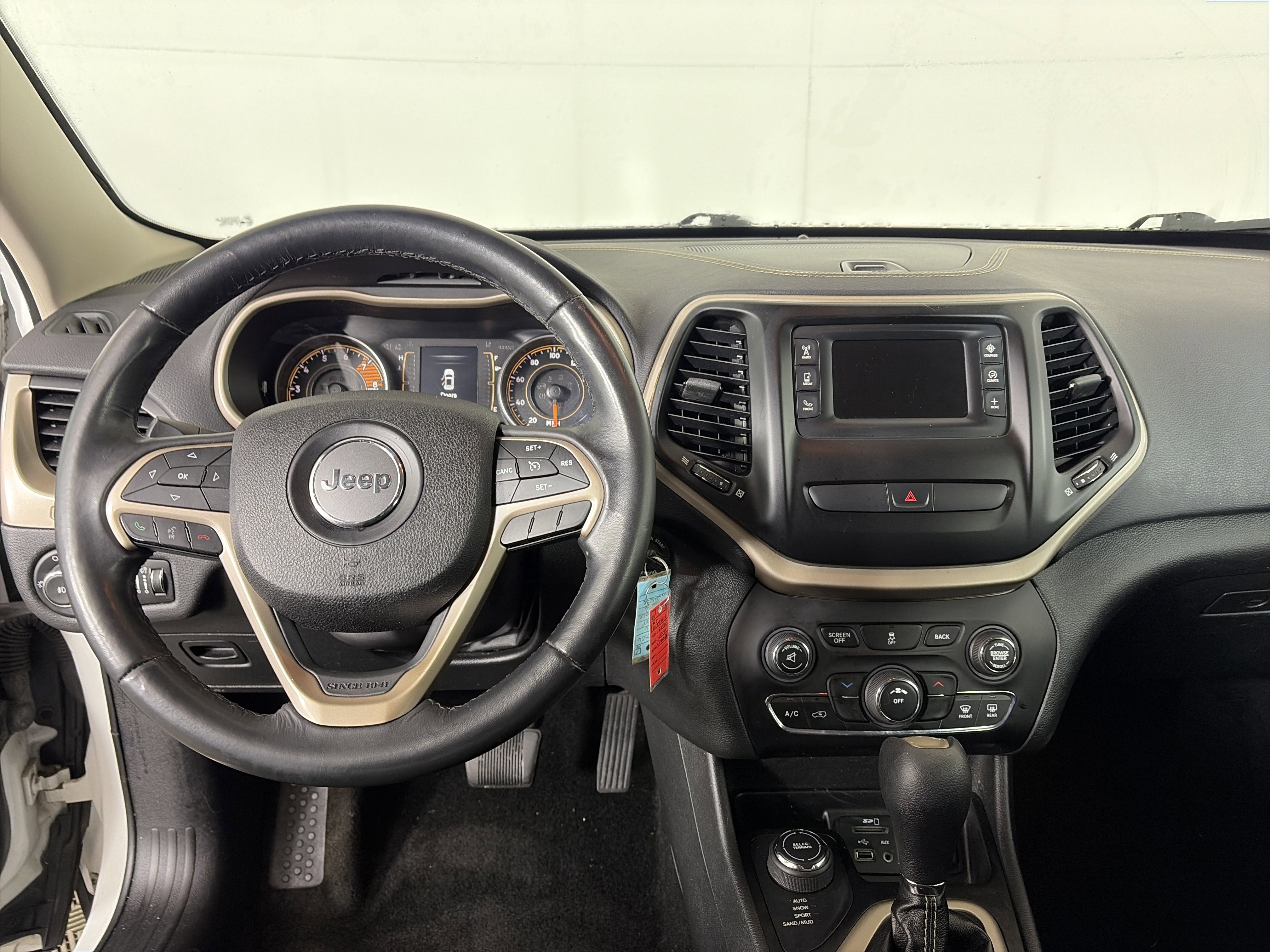 Used 2016 Jeep Cherokee Latitude image 7