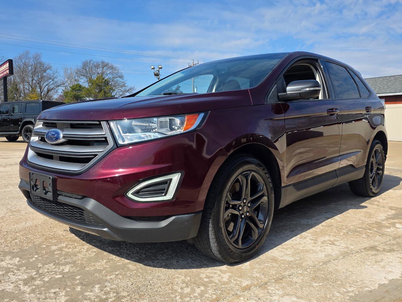Used 2018 Ford Edge SEL w/ Equipment Group 201A image 2