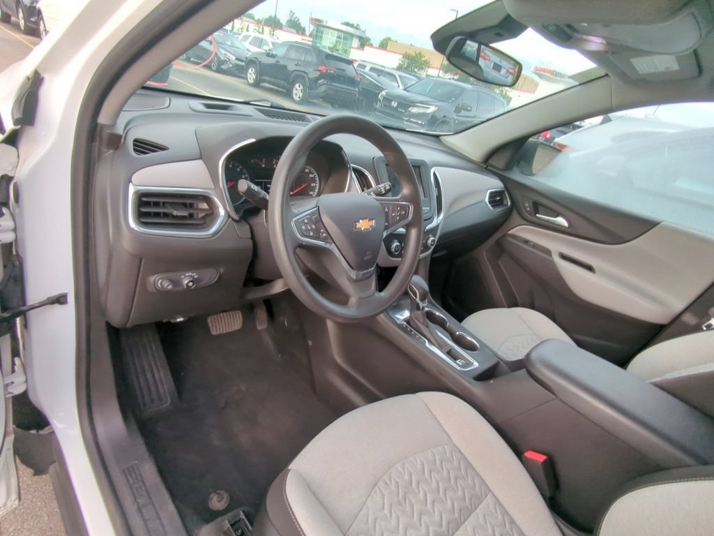 Used 2022 Chevrolet Equinox LS w/ LPO, Floor Liner Package FWD image 7