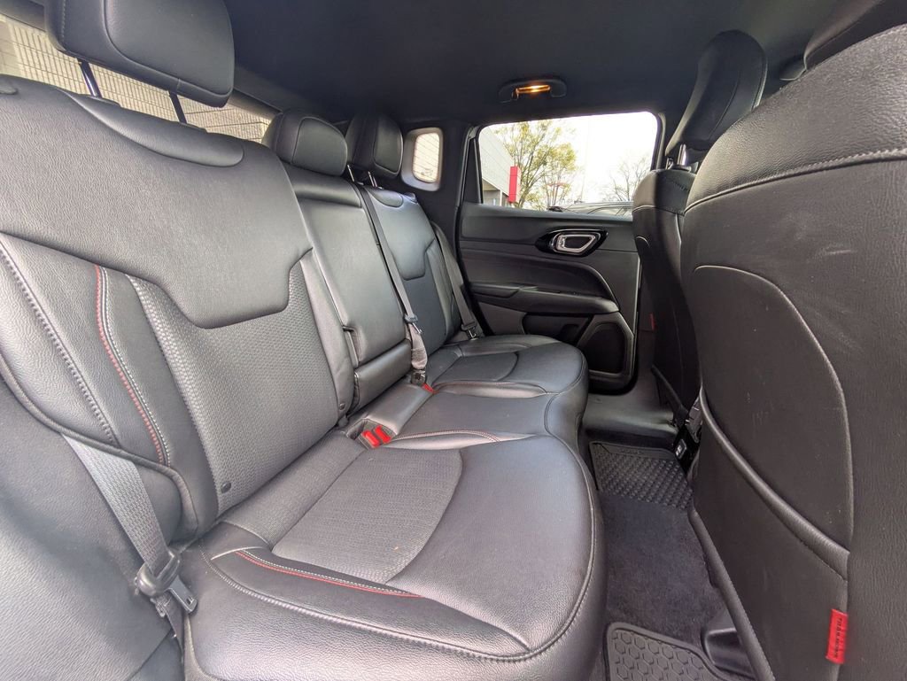 Used 2025 Jeep Compass Trailhawk AWD/4WD image 29