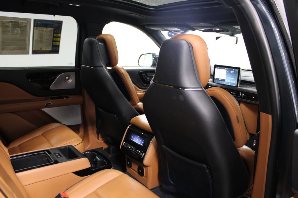 Used 2023 Lincoln Aviator Black Label Grand Touring image 32