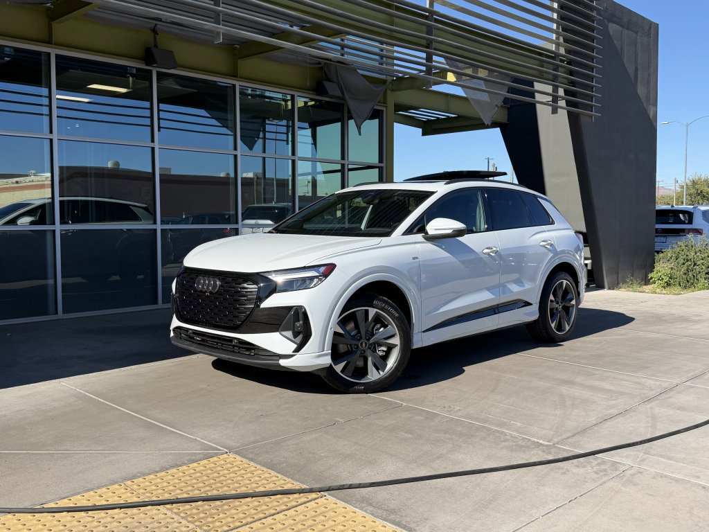 Used 2023 Audi Q4 e-tron Premium Plus w/ Premium Plus image 1