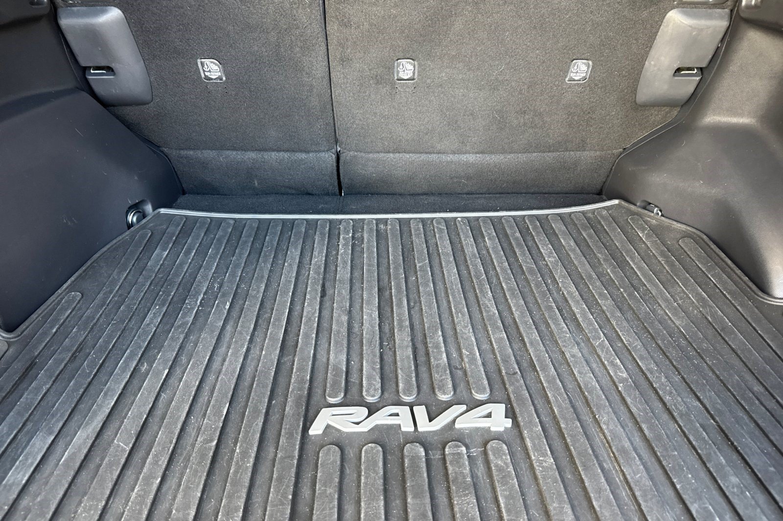 Used 2023 Toyota RAV4 Limited AWD/4WD image 19