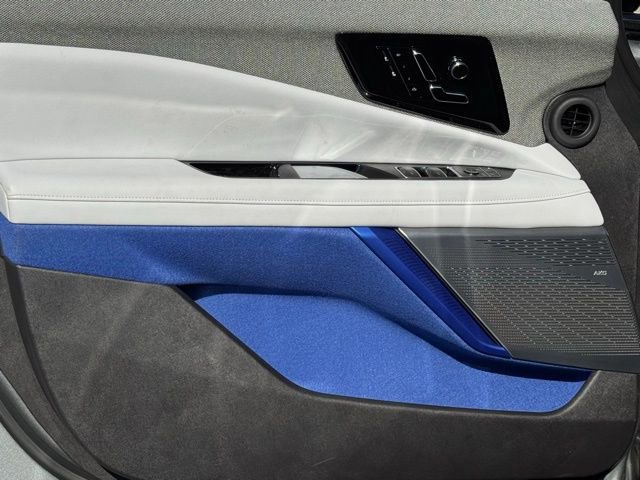 New 2025 Cadillac Optiq Luxury 1 image 15