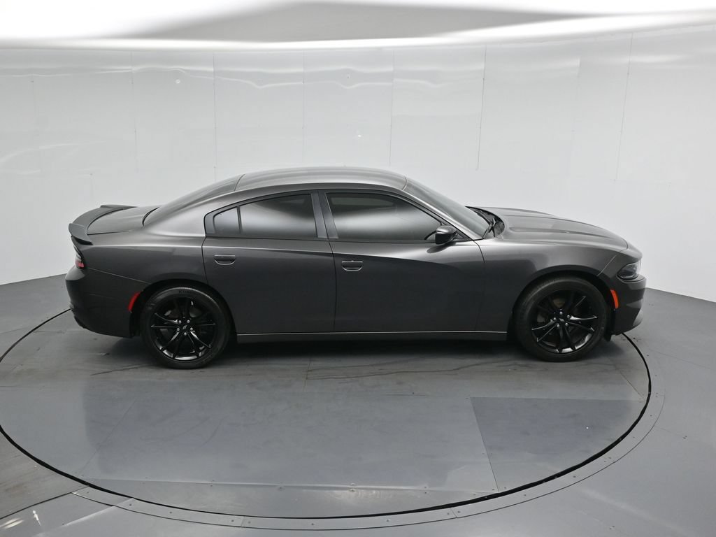 Used 2017 Dodge Charger SE w/ Blacktop Package RWD image 38