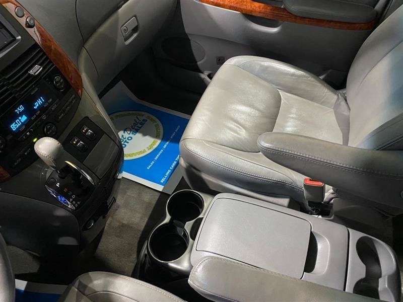 Used 2009 Toyota Sienna FWD image 15