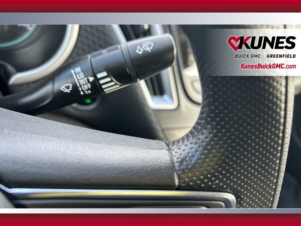 Used 2023 Chevrolet Malibu LT image 32