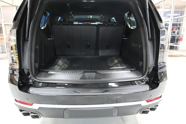 New 2026 Chevrolet Suburban High Country AWD/4WD image 32