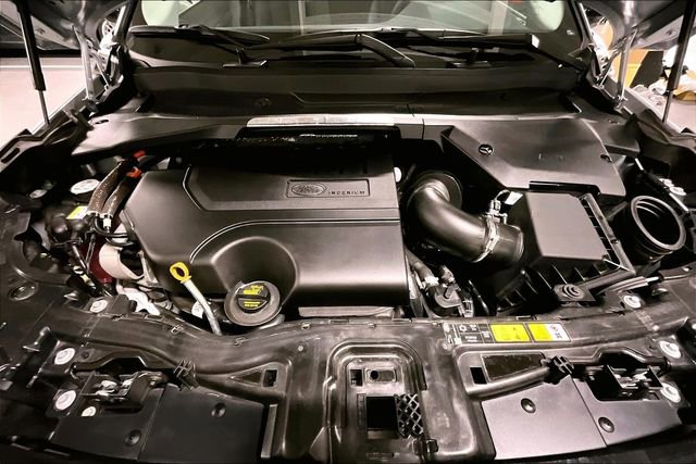 Certified 2025 Land Rover Discovery Sport S image 9