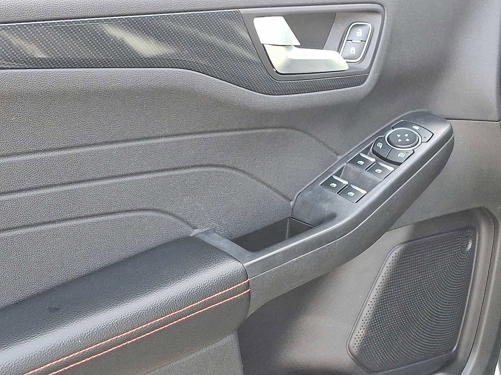 Used 2023 Ford Escape ST-Line image 10