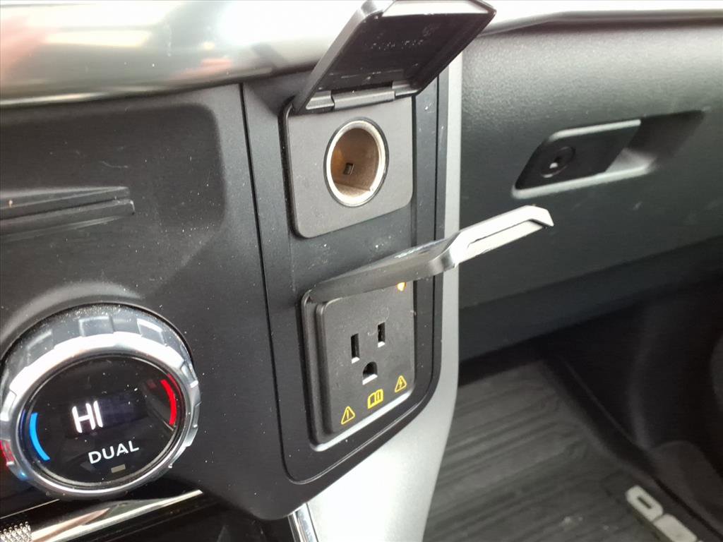 Used 2021 Ford F150 Lariat w/ Equipment Group 502A High image 19