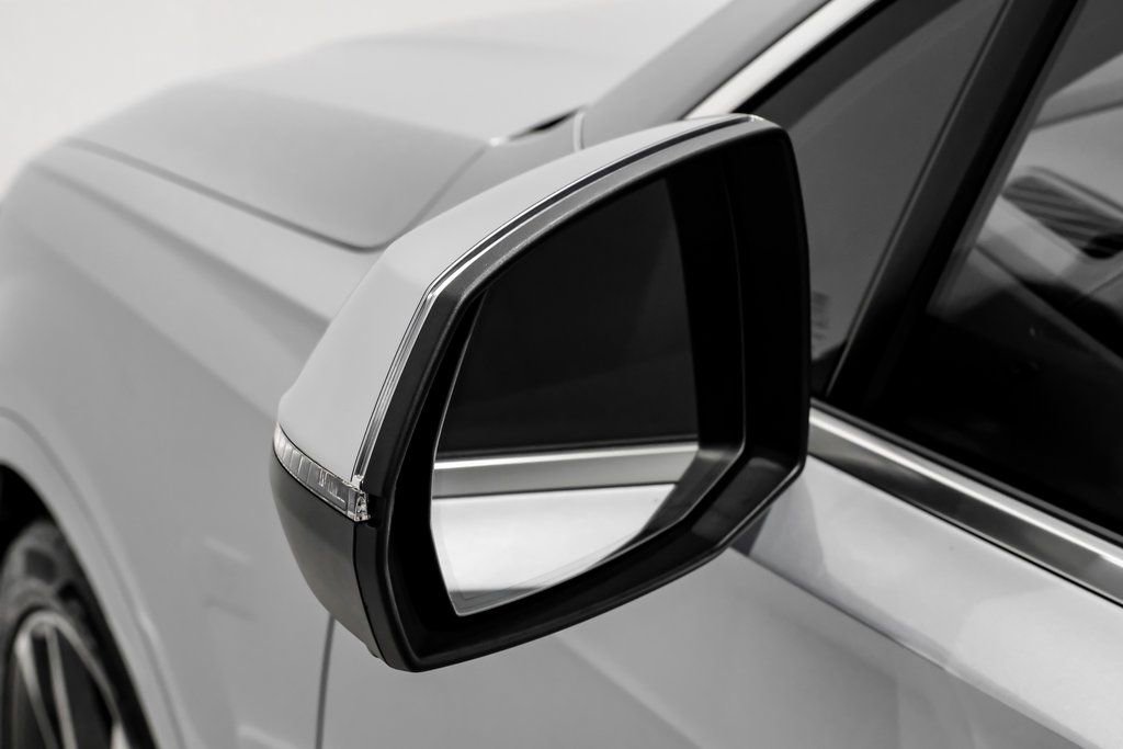 Used 2024 Audi SQ7 Prestige AWD/4WD image 36