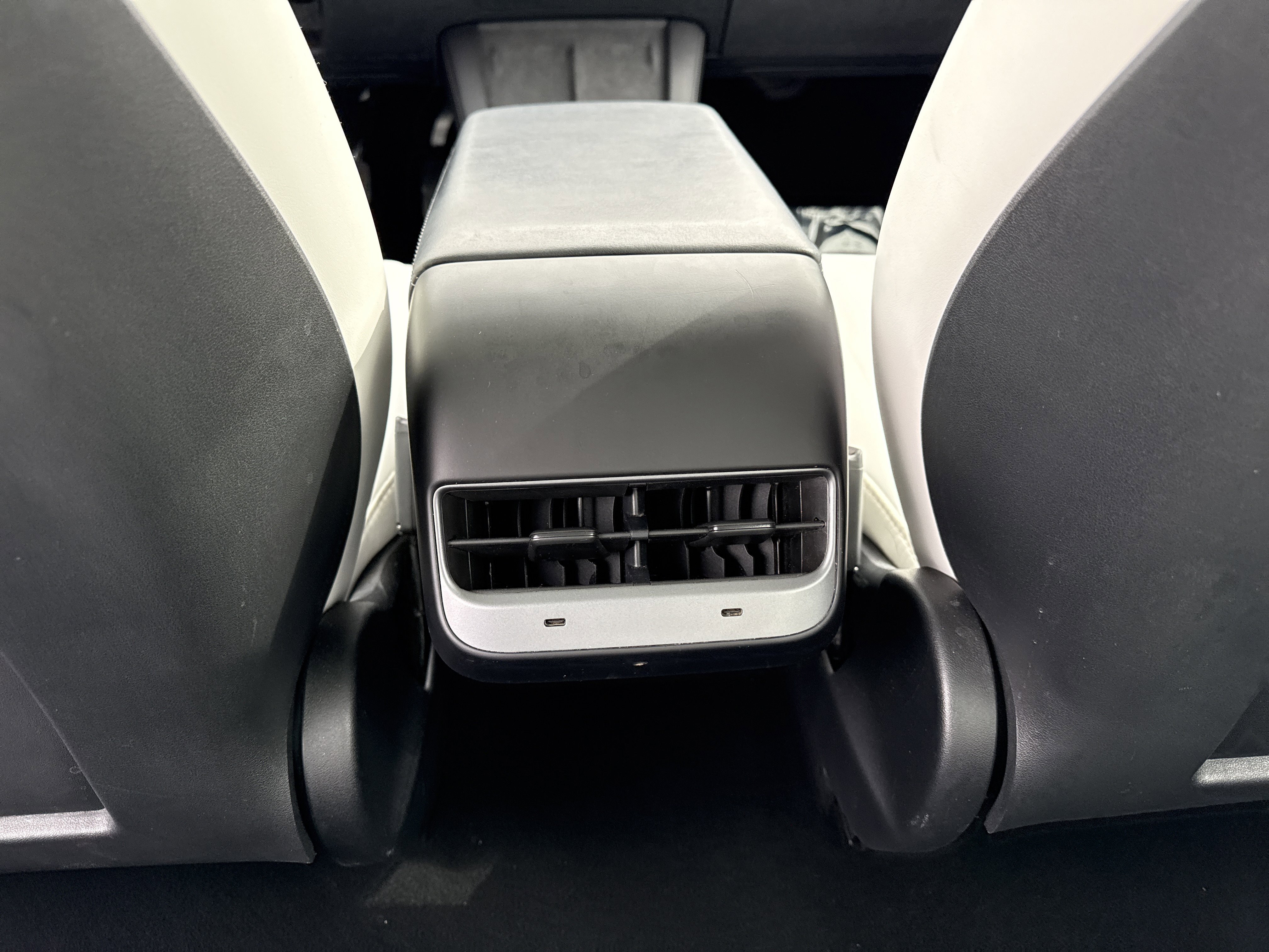 Used 2023 Tesla Model 3 Standard Range image 32