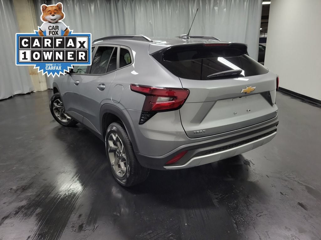 Used 2026 Chevrolet Trax LT FWD image 6