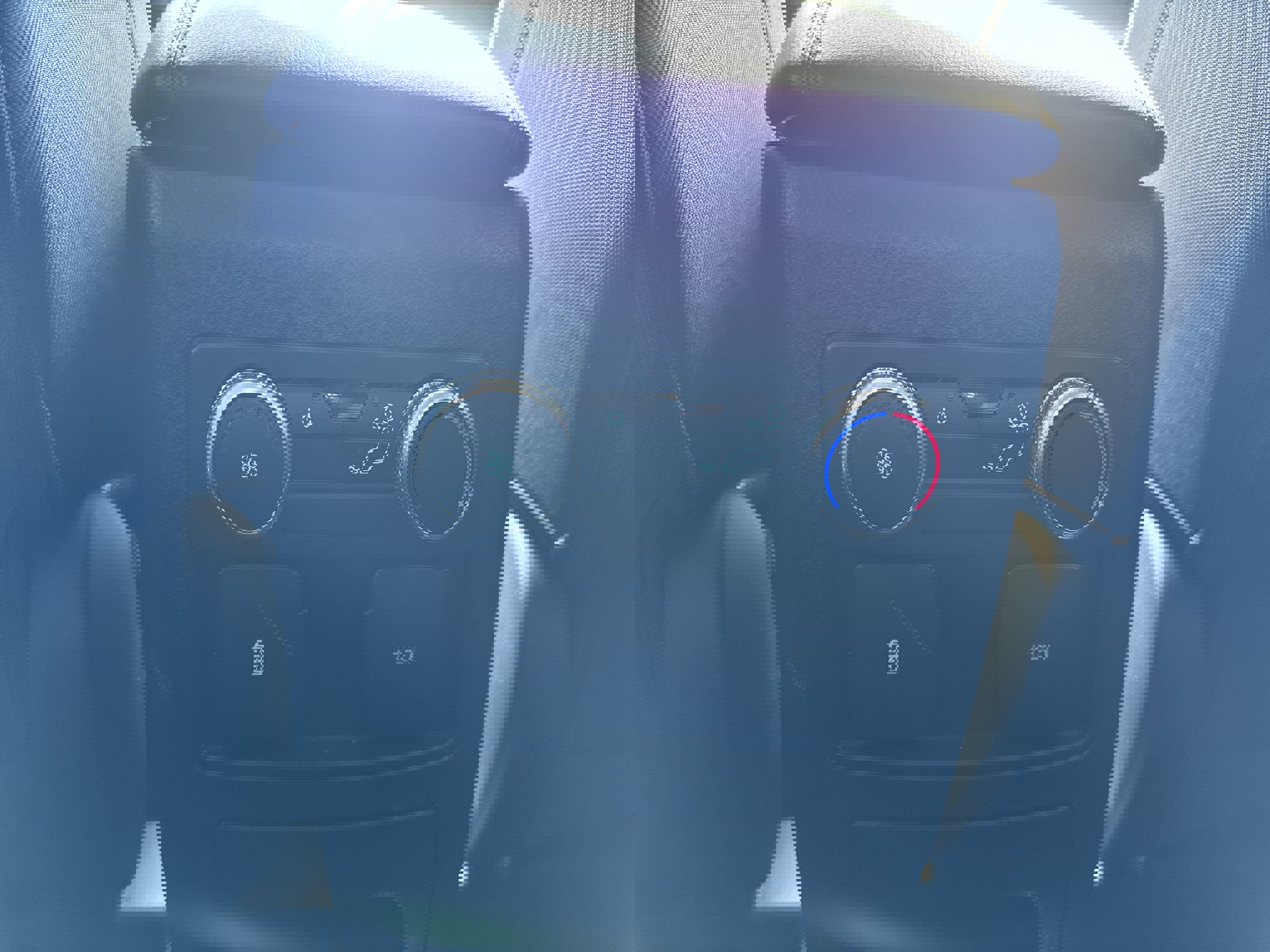 Used 2022 Ford Explorer XLT image 24