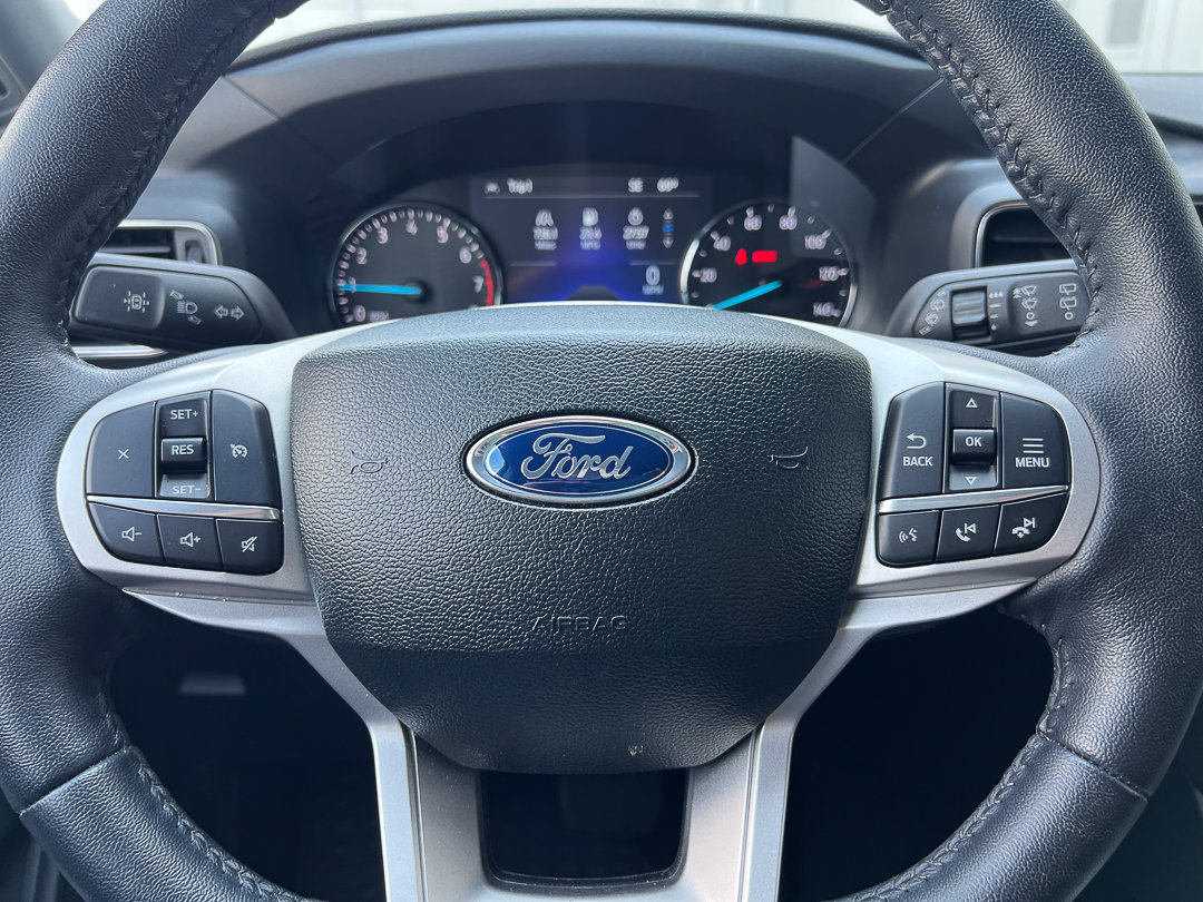 Used 2023 Ford Explorer XLT w/ Equipment Group 202A RWD image 18