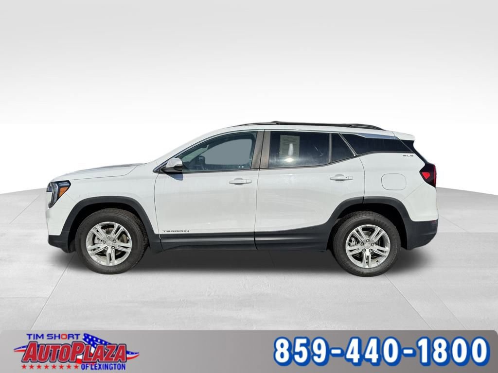 Used 2023 GMC Terrain SLE w/ Driver Convenience Package image 13
