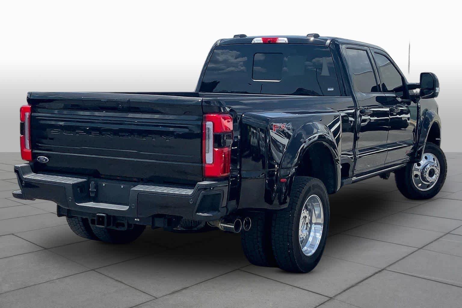 Used 2025 Ford F450 Platinum w/ FX4 Off-Road Package AWD/4WD image 13