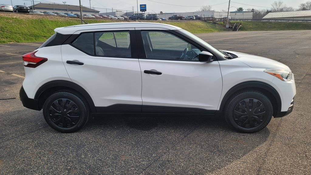 Used 2020 Nissan Kicks S image 14