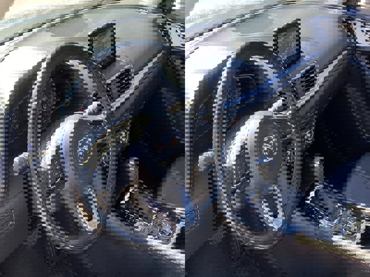 Used 2018 MAZDA MAZDA3 Touring image 7