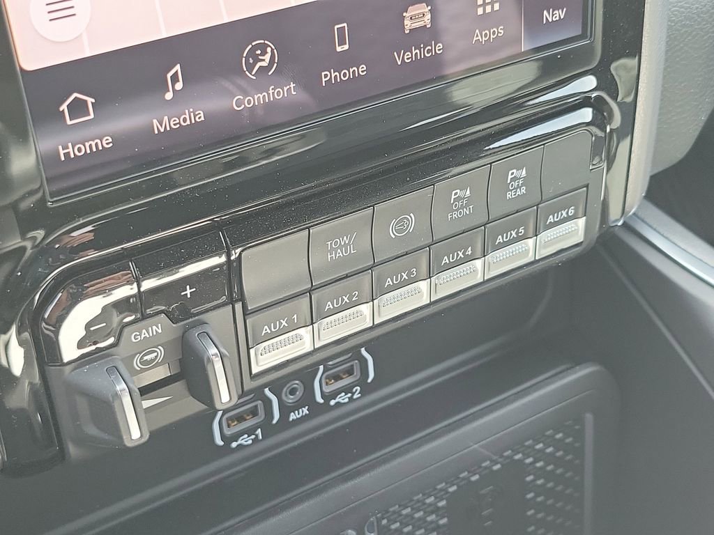 New 2026 RAM 3500 Big Horn AWD/4WD image 13