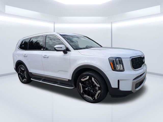 Used 2023 Kia Telluride EX w/ EX Captain's Chair Package FWD image 2