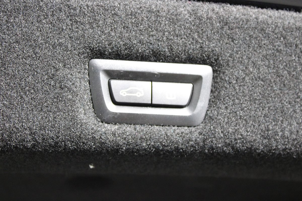 Used 2023 BMW i7 xDrive60 AWD/4WD image 45