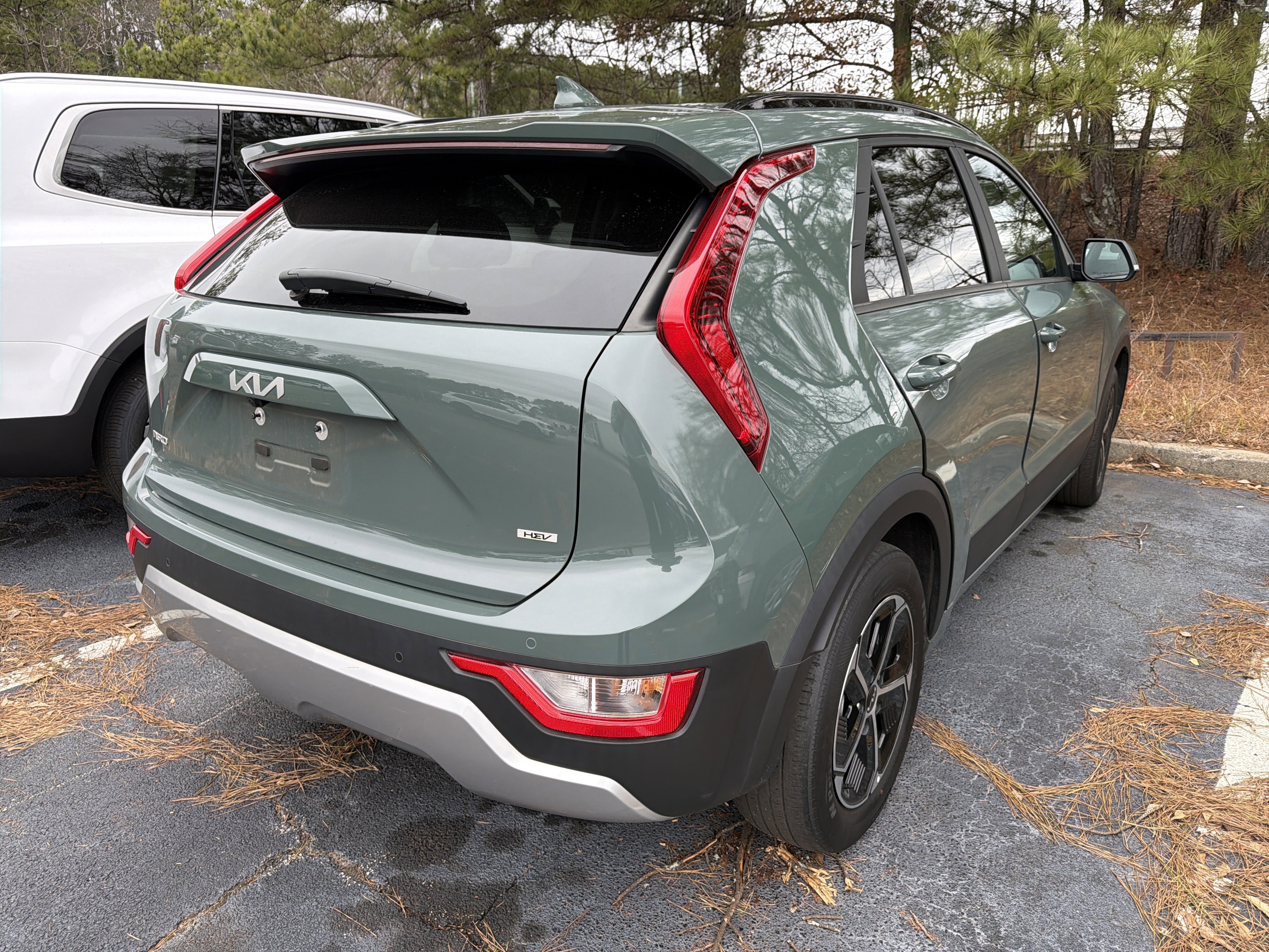 Used 2024 Kia Niro EX image 6