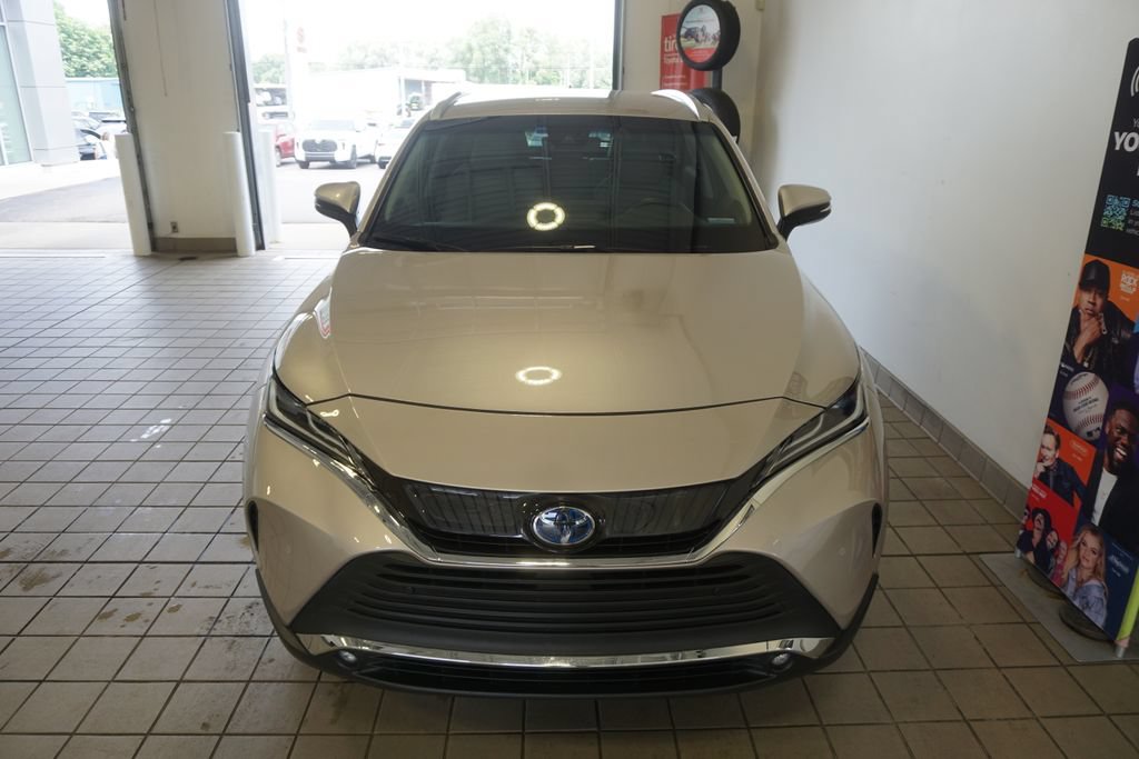 Certified 2024 Toyota Venza XLE AWD/4WD image 14