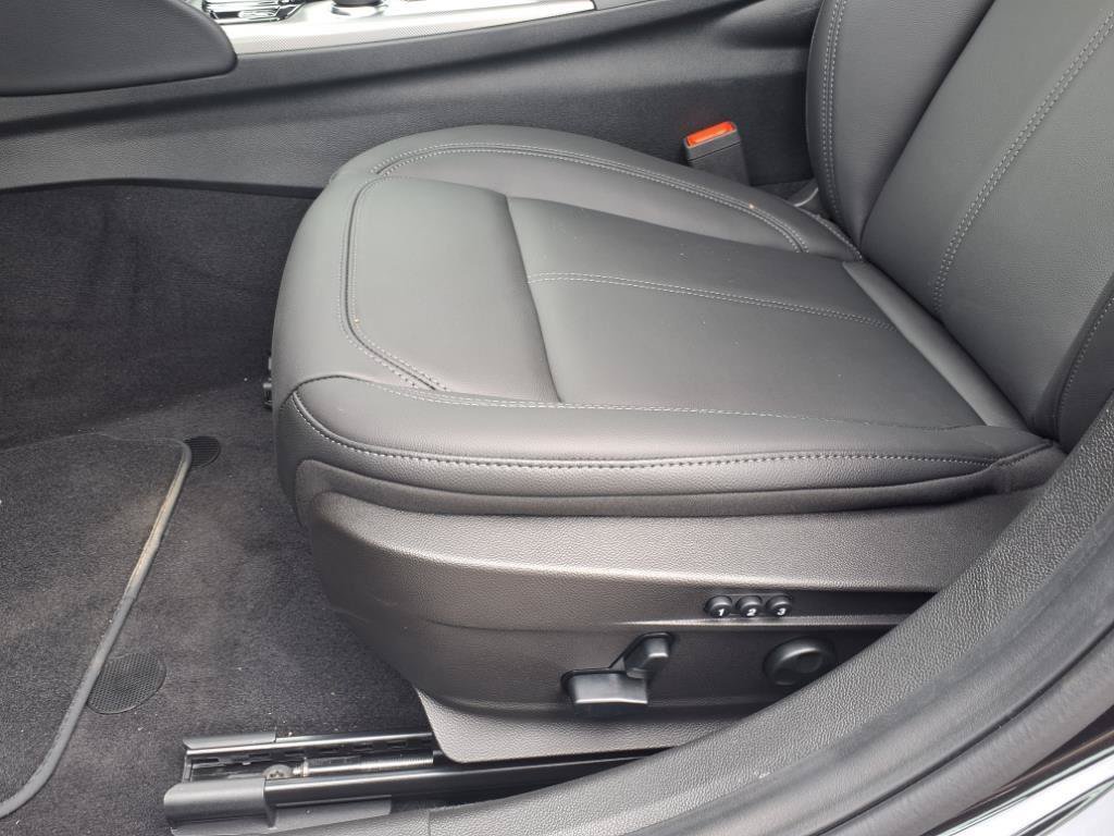 New 2025 Alfa Romeo Giulia w/ Driving Assist Package RWD image 6
