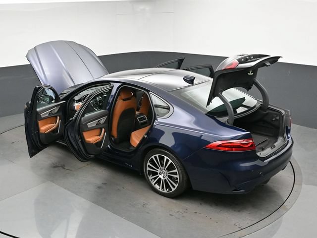Used 2024 Jaguar XF R-Dynamic SE AWD/4WD image 46