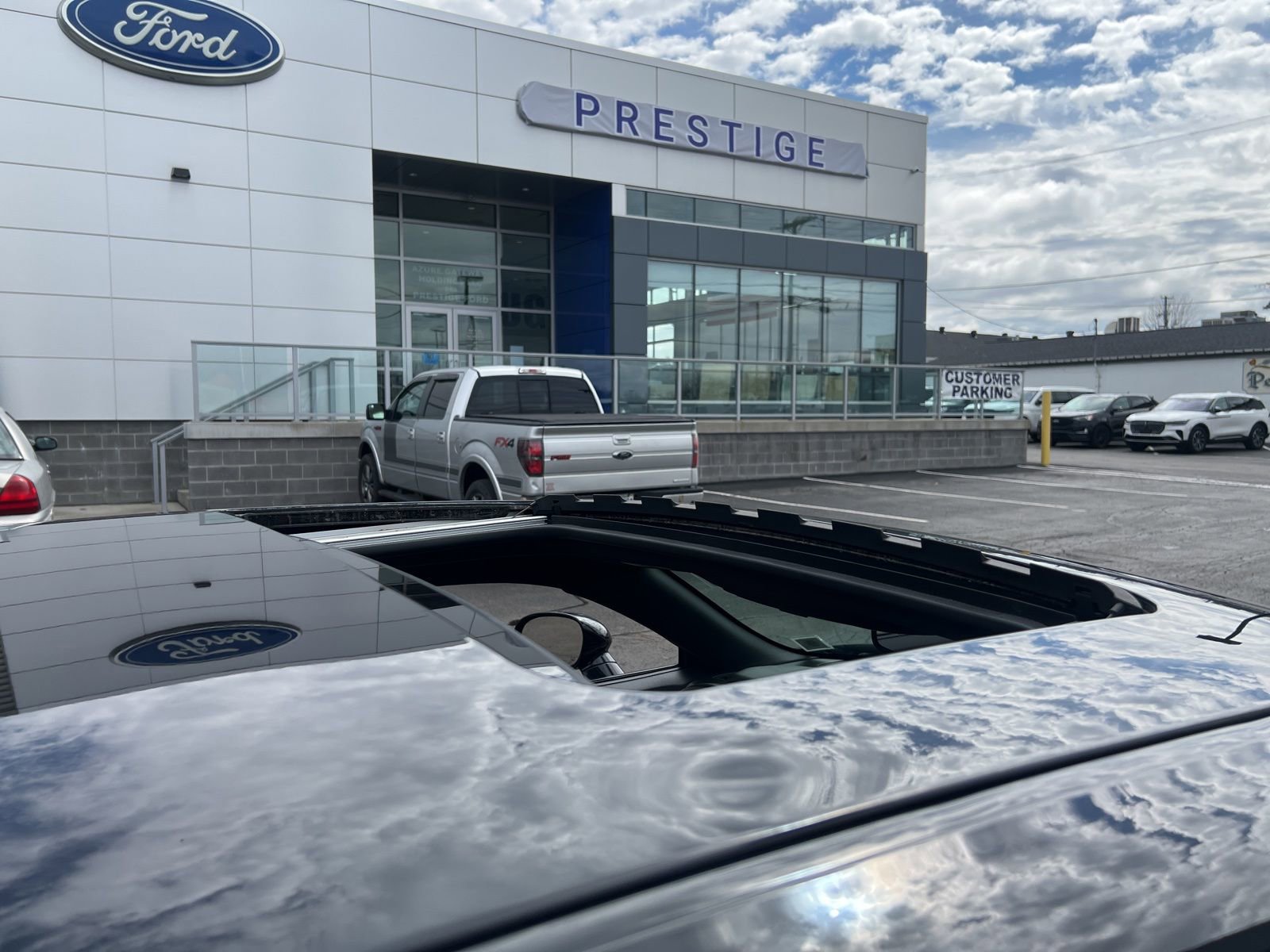 Used 2009 Dodge Challenger SRT8 w/ SRT Option Group II image 26