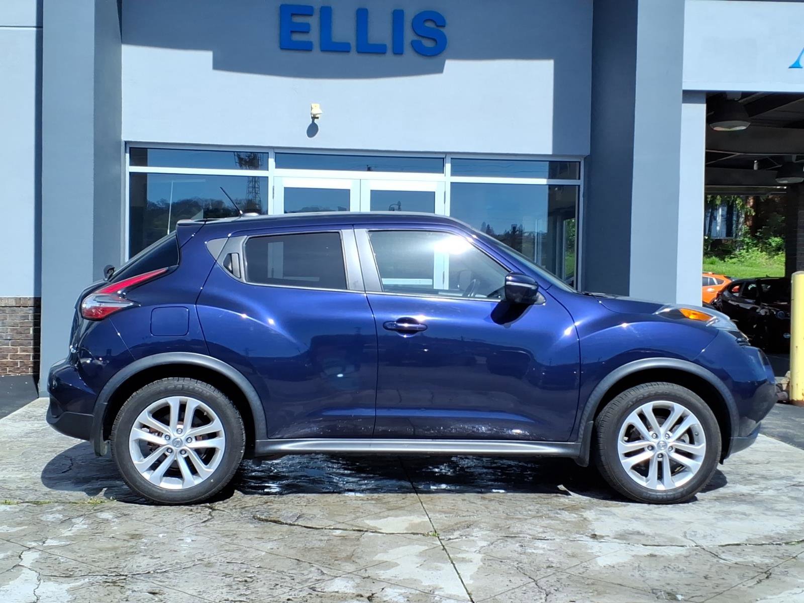 Used 2015 Nissan Juke SV w/ Technology Package AWD/4WD image 2