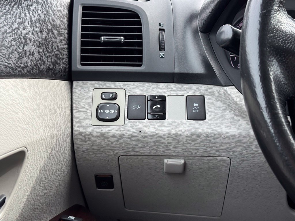 Used 2009 Toyota Venza AWD image 34