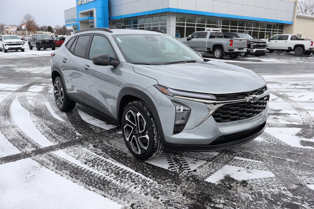 New 2026 Chevrolet Trax RS w/ Sunroof Package image 2