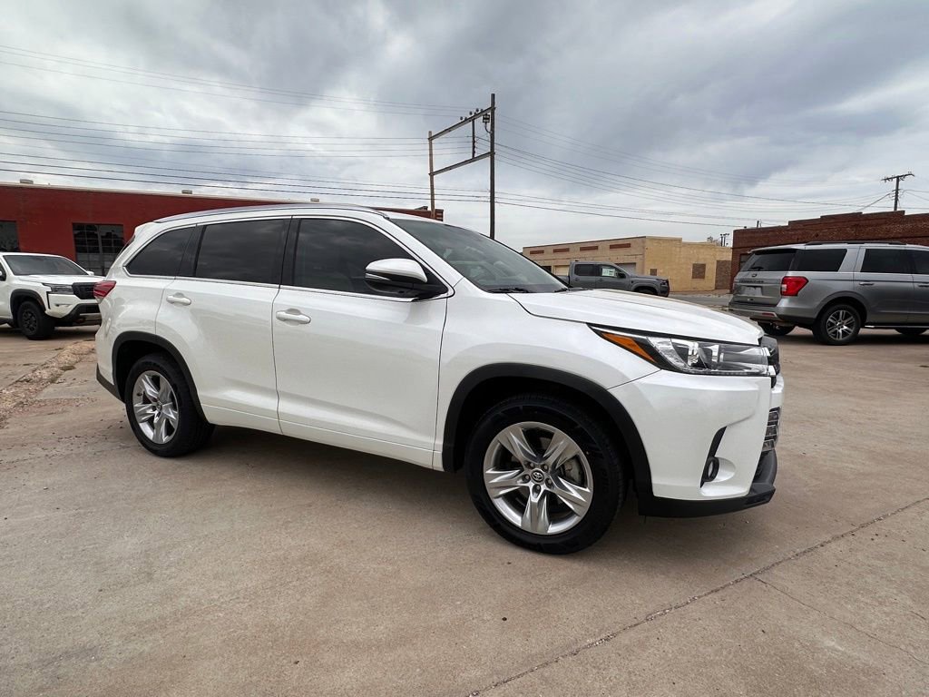 Used 2017 Toyota Highlander Limited image 8