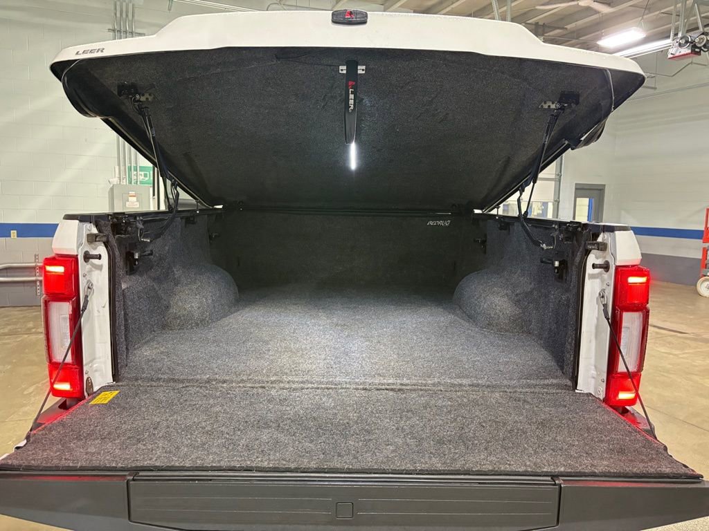 Used 2022 Ford F250 Lariat w/ Black Appearance Package image 34