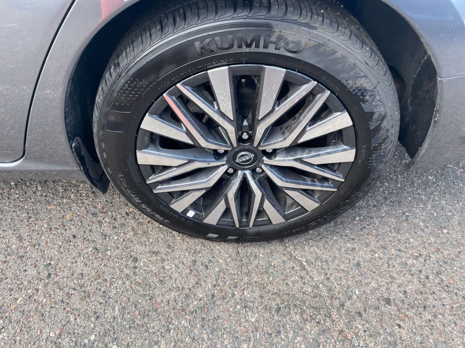 Used 2025 Nissan Altima 2.5 SV image 31