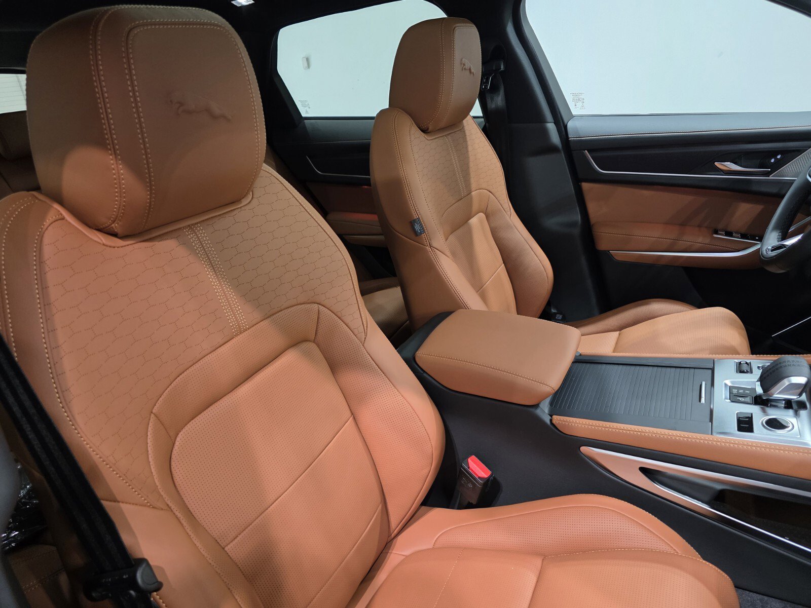 New 2026 Jaguar F-PACE R-Dynamic S image 25