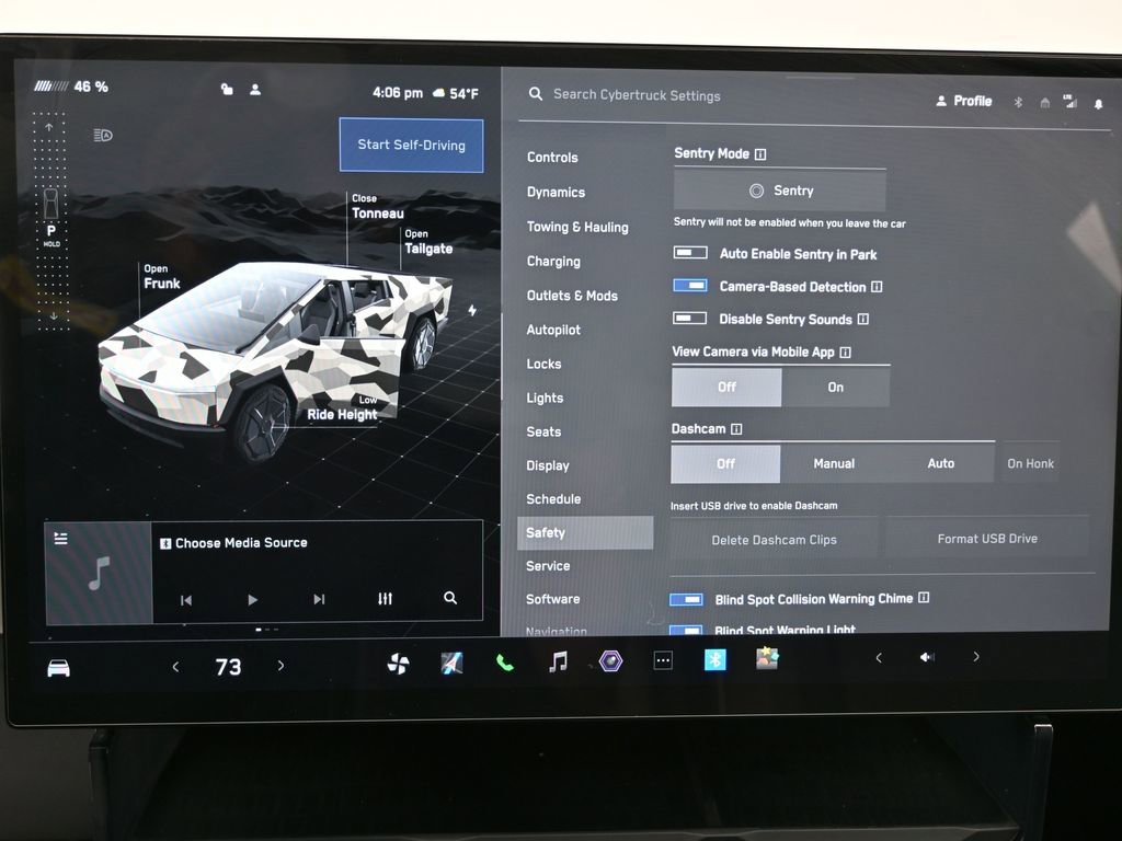Used 2024 Tesla Cybertruck AWD Crew Cab image 27